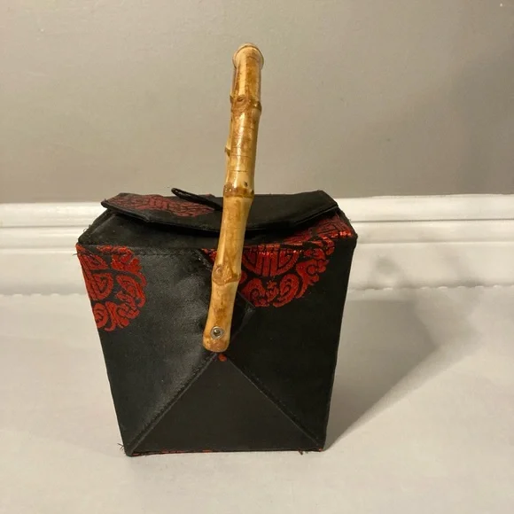 SOLD🖤Tozai Home 
Chinese Takeout Hand Bag 
Purse 
Red & Black 
Bamboo Handle. - Picture 5 of 9